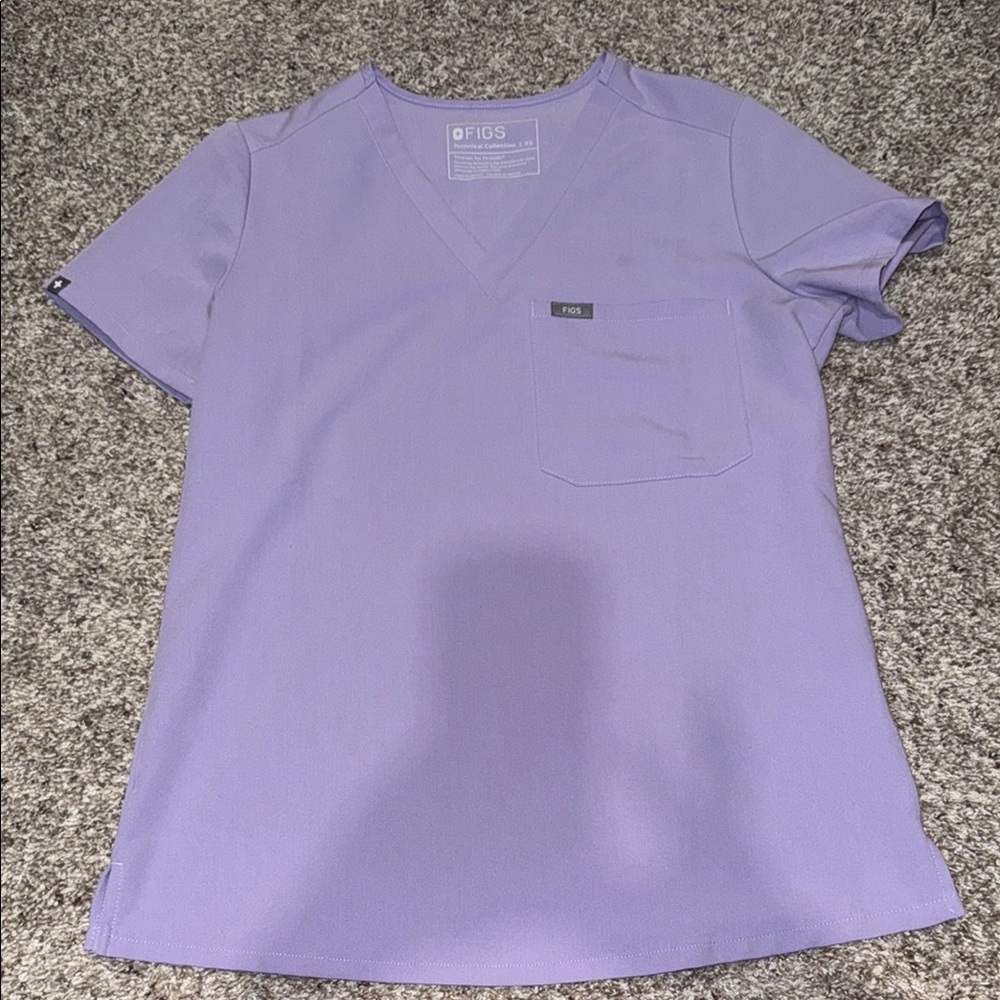 Lavender dew figs scrub top
